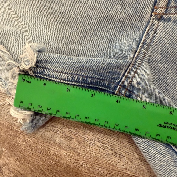 Agolde Riley Shorts - Picture 6 of 8